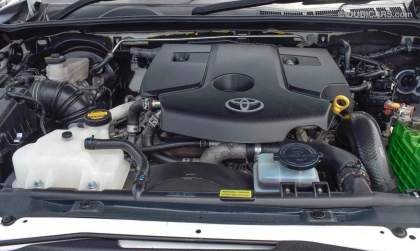 Xe Toyota Fortuner 2022 của em bị hao nước làm mát